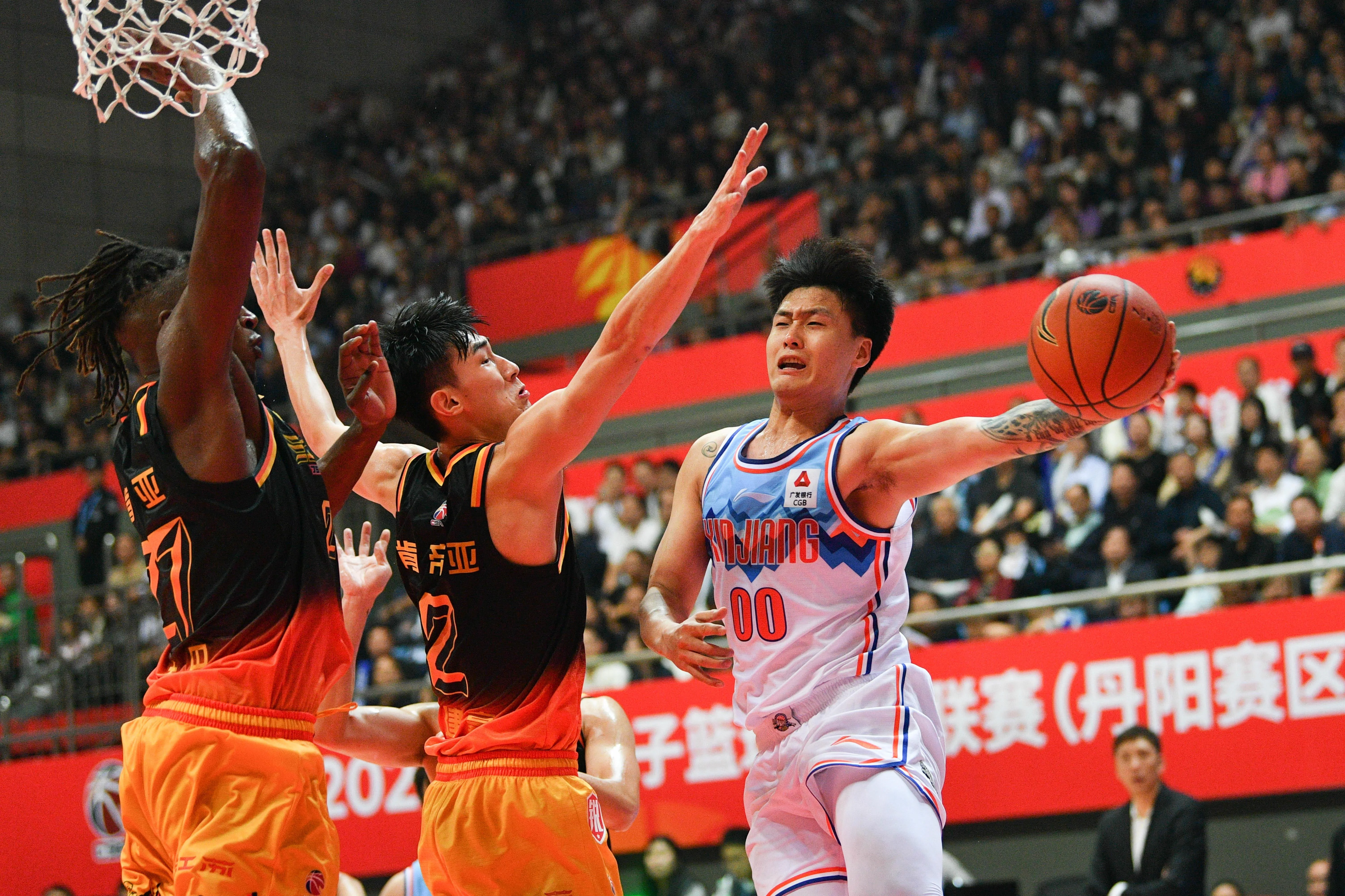 CBA联赛比赛精彩瞬间